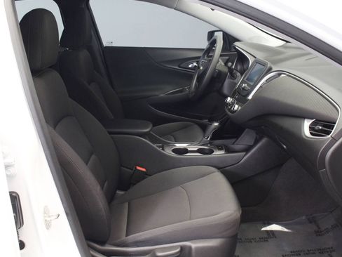 Used 2018 Chevrolet Malibu LS FWD image 27