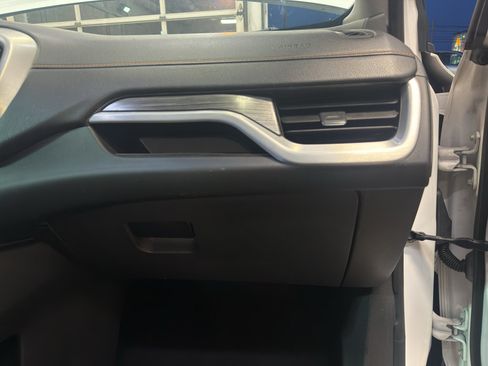 Used 2019 GMC Terrain SLT w/ Preferred Package FWD image 25