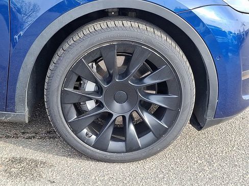 Used 2021 Tesla Model Y Long Range image 12