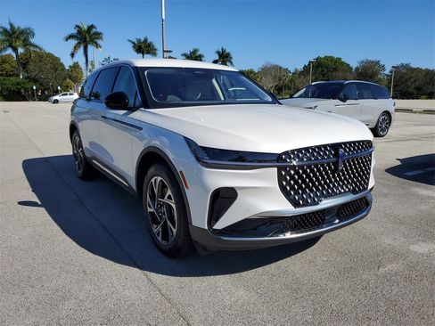 New 2026 Lincoln Nautilus Premier image 30