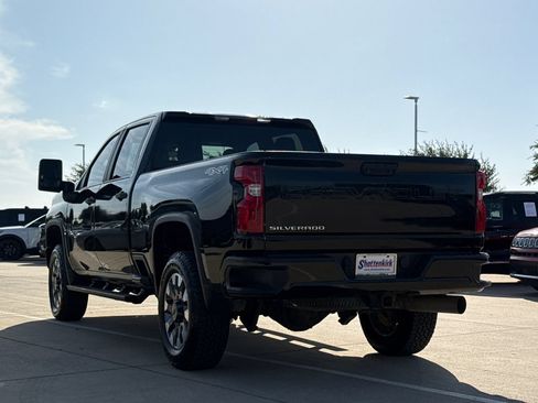 Used 2022 Chevrolet Silverado 2500 Custom w/ Custom Value Package AWD/4WD image 6