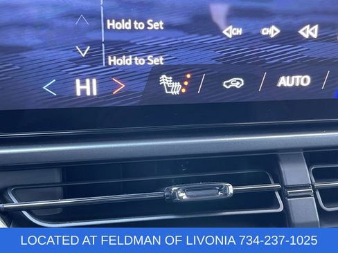 Used 2024 Chevrolet Equinox EV RS image 33