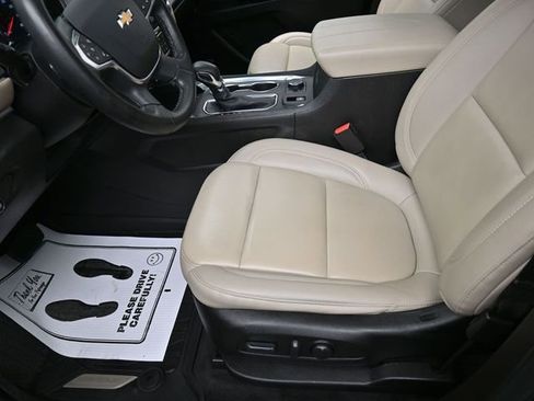 Used 2023 Chevrolet Traverse LT w/ LT Premium Package image 15