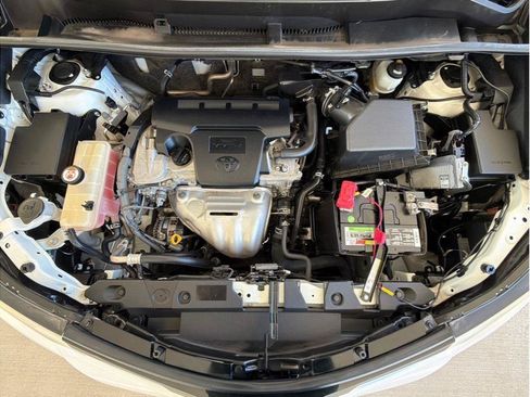 Used 2018 Toyota RAV4 LE FWD image 28