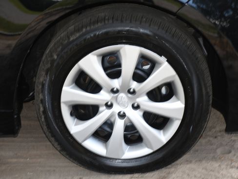 Used 2025 Toyota Corolla LE image 21