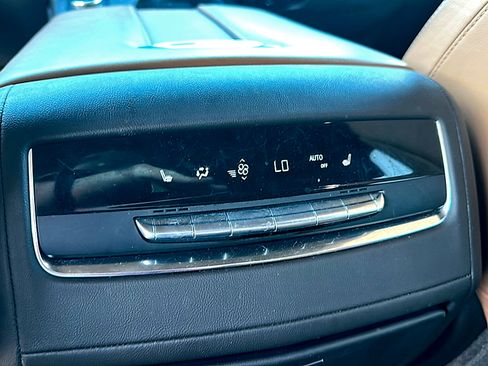 Used 2021 Cadillac Escalade Sport RWD image 22