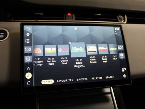 Used 2024 Land Rover Range Rover Evoque Dynamic SE AWD/4WD image 18