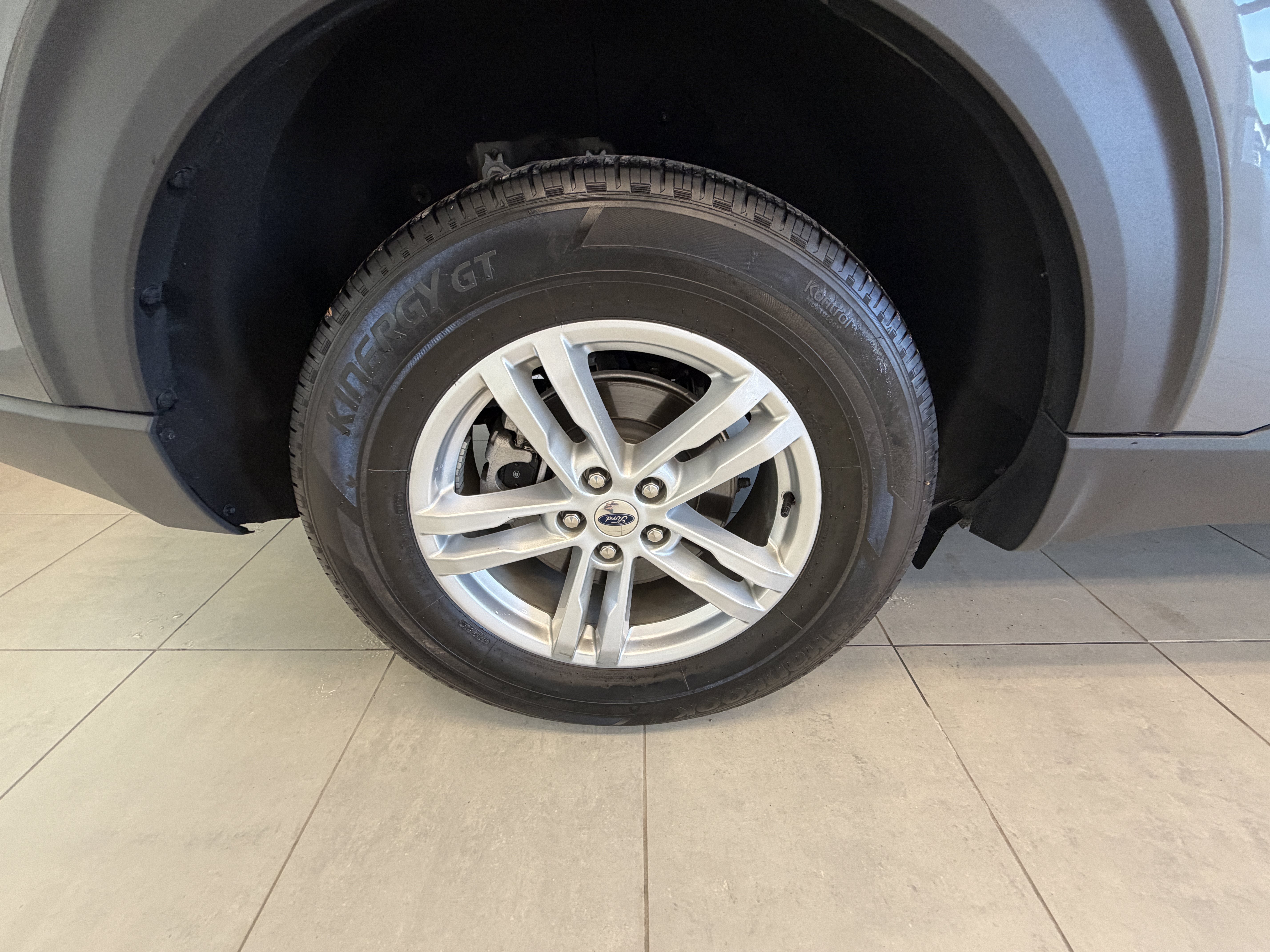 Used 2024 Ford Explorer XLT w/ Equipment Group 202A AWD/4WD image 14