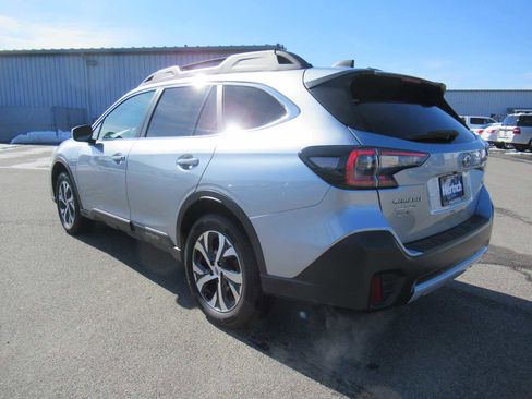Used 2020 Subaru Outback Limited image 7