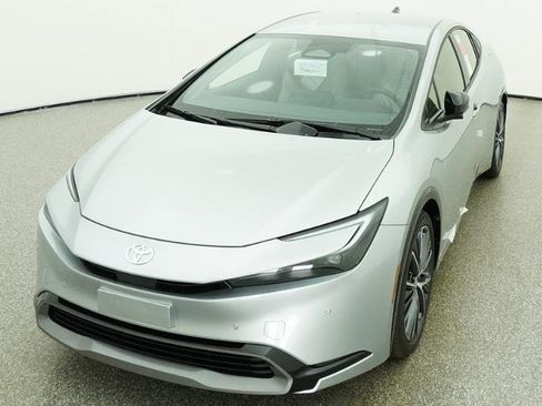 New 2026 Toyota Prius XLE FWD image 3