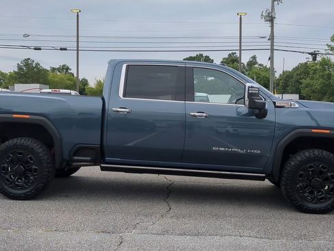 New 2025 GMC Sierra 2500 Denali w/ Denali Reserve Package image 9