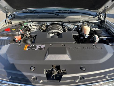 Used 2017 Chevrolet Suburban Premier image 20
