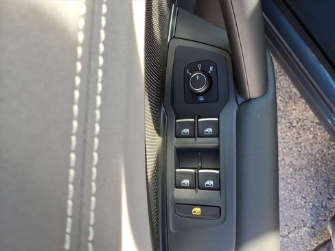 New 2026 Volkswagen Tiguan SE R-Line AWD/4WD image 17