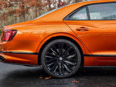 Used 2024 Bentley Flying Spur W12 image 10