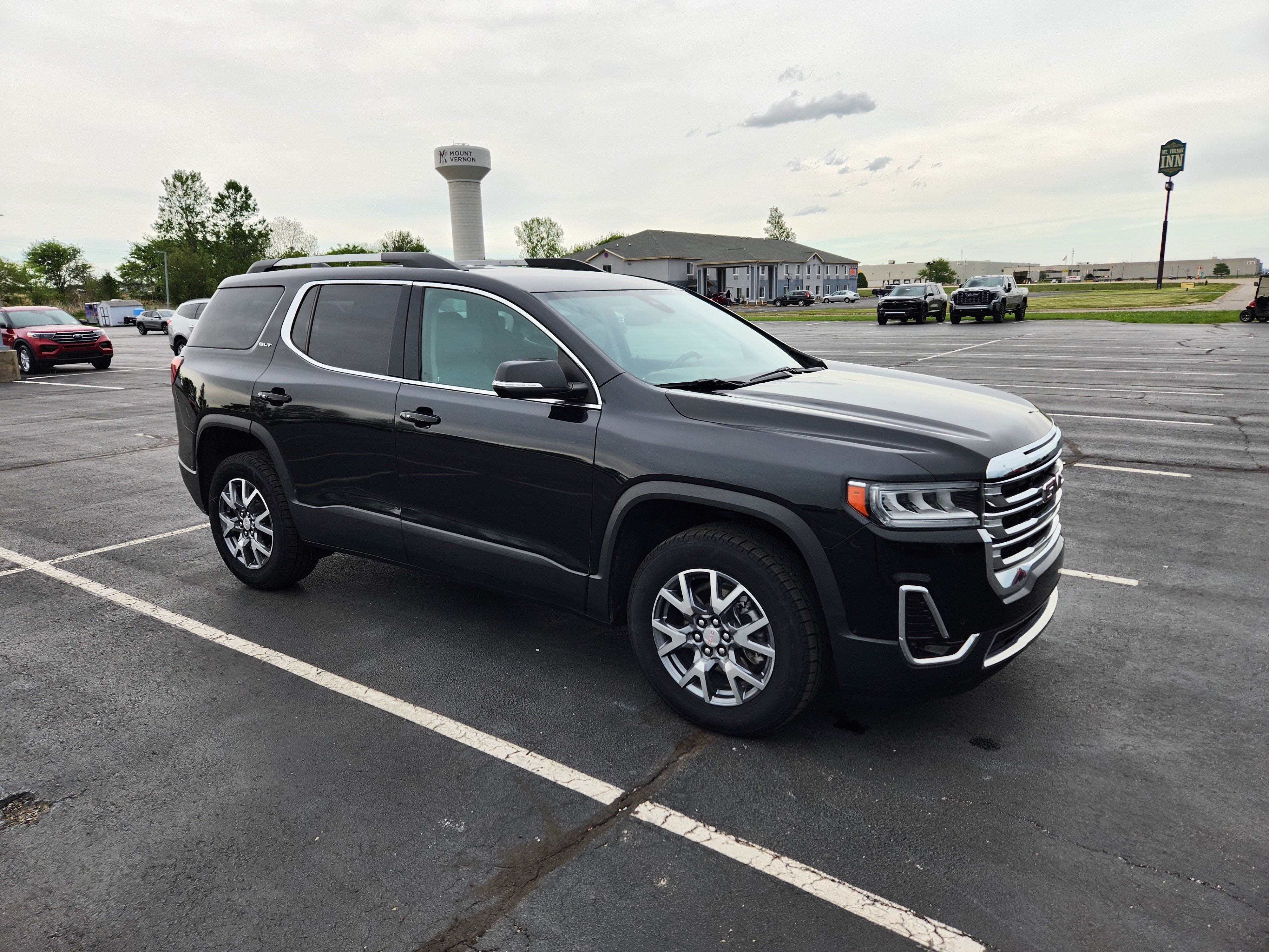Used 2023 GMC Acadia SLT FWD image 9