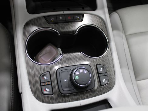Used 2021 GMC Acadia SLT AWD/4WD image 31