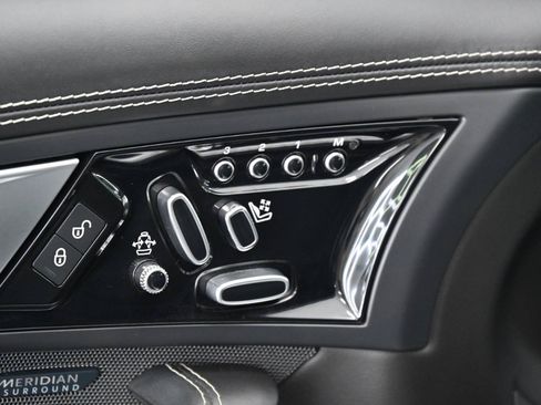 Used 2016 Jaguar F-TYPE R AWD/4WD image 18