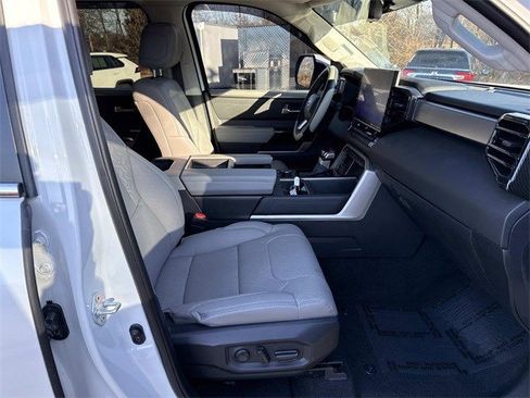 Used 2024 Toyota Tundra Limited image 9