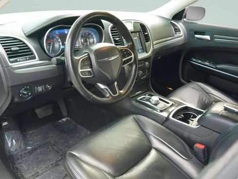 Used 2021 Chrysler 300 Touring L image 22