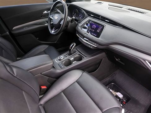 Used 2020 Cadillac XT4 Premium Luxury image 30