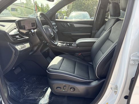 Used 2026 Buick Enclave Preferred AWD/4WD image 4