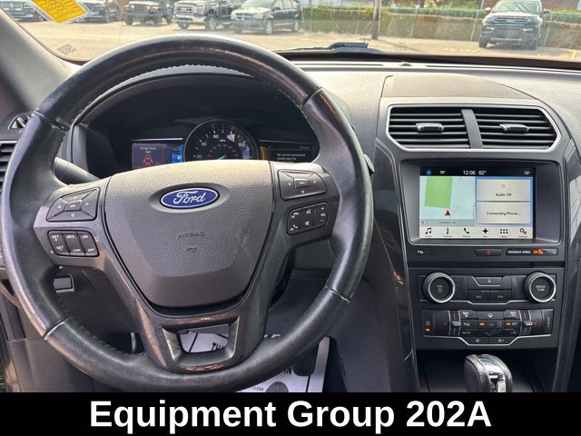 Used 2017 Ford Explorer XLT w/ Equipment Group 202A AWD/4WD image 15