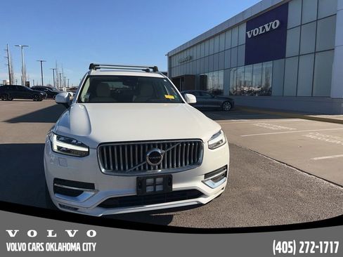 Certified 2023 Volvo XC90 B5 Plus image 2