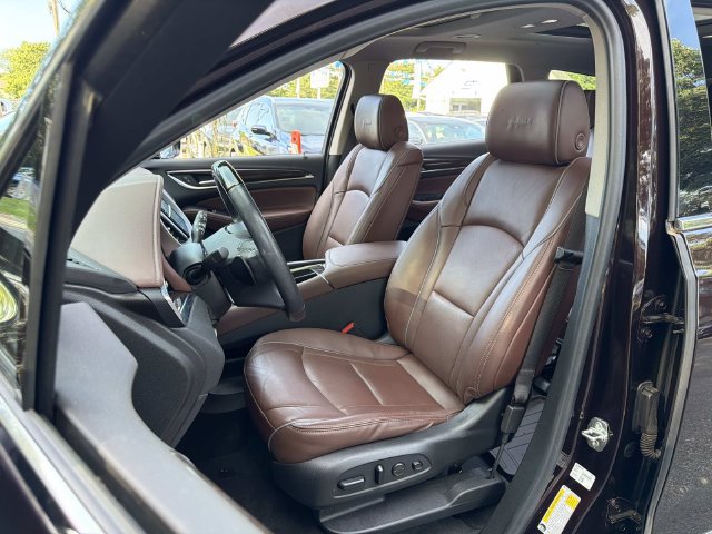 Used 2021 Buick Enclave Avenir w/ Avenir Technology Package AWD/4WD image 30