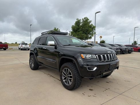 Used 2019 Jeep Grand Cherokee Limited AWD/4WD image 8