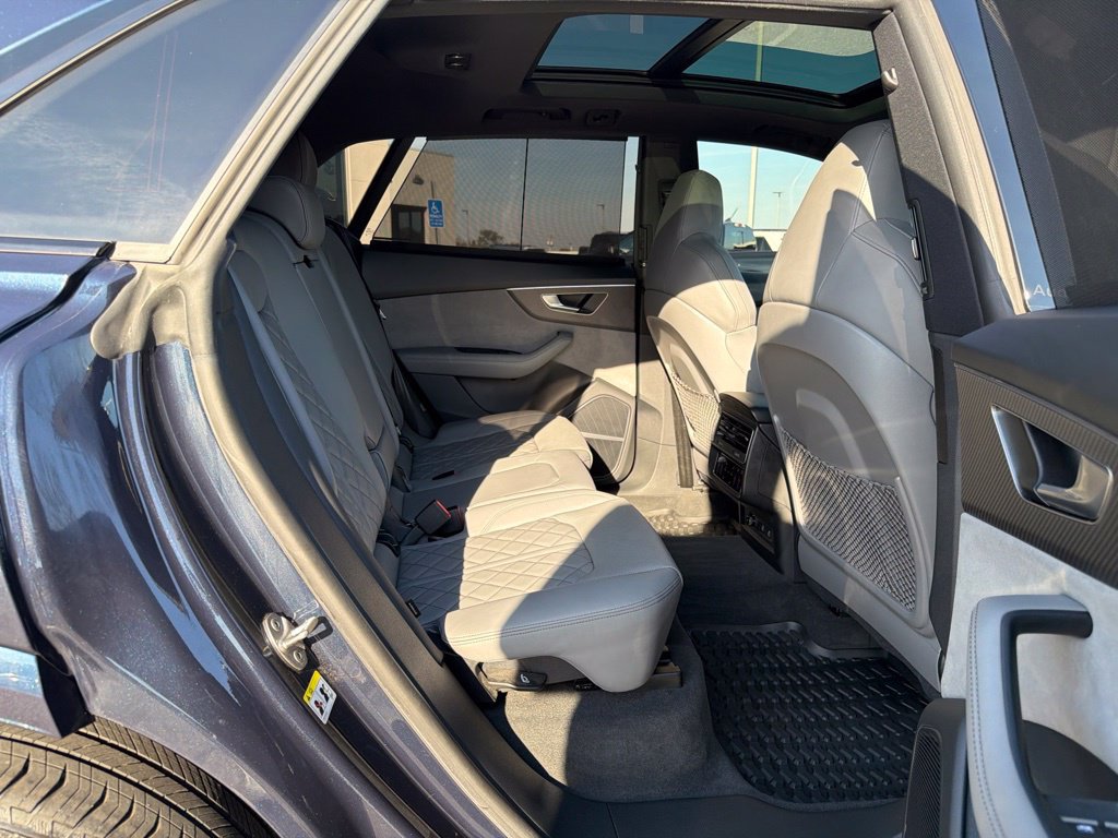 Used 2024 Audi SQ8 Prestige AWD/4WD image 20
