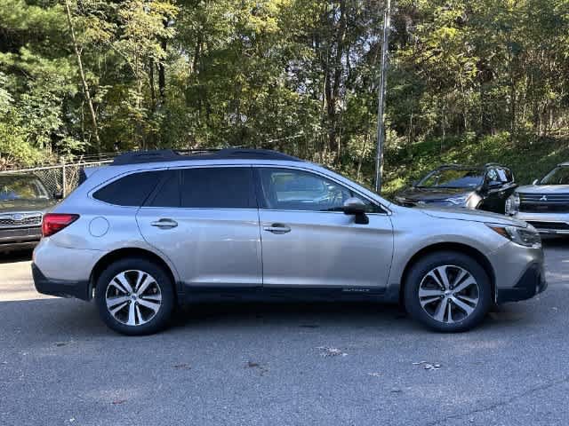 Used 2018 Subaru Outback 2.5i Limited AWD/4WD image 3