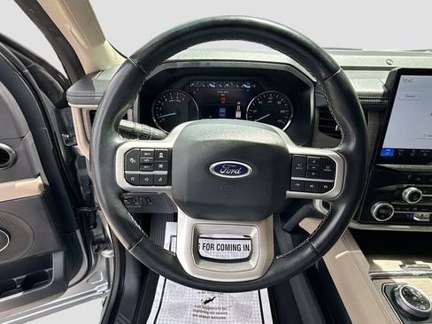 Used 2024 Ford Expedition Limited RWD image 12