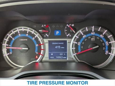 Used 2016 Toyota 4Runner SR5 AWD/4WD image 16