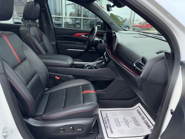 Used 2024 Chevrolet Traverse RS AWD/4WD image 35
