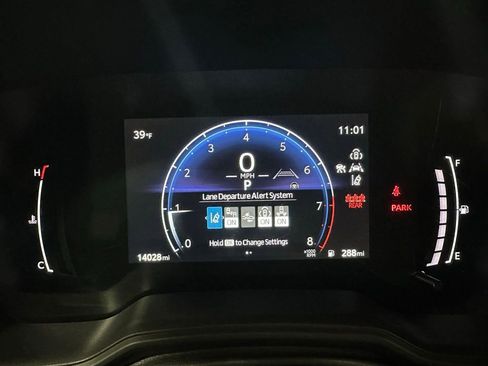 Used 2025 Toyota Corolla SE w/ SE Premium Package image 23