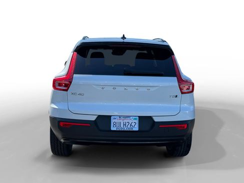 Used 2021 Volvo XC40 T5 R-Design w/ Climate Package AWD/4WD image 4