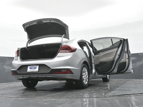Used 2020 Hyundai Elantra SE image 48