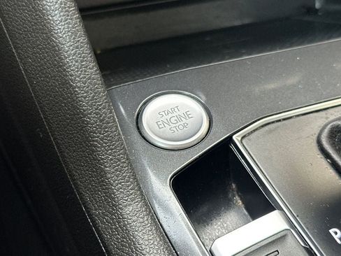 Used 2020 Volkswagen Tiguan SEL image 19