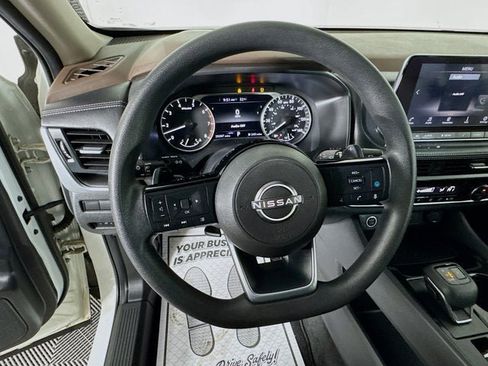 Certified 2023 Nissan Rogue SV image 10