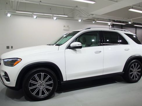 Certified 2026 Mercedes-Benz GLE 350 4MATIC image 4