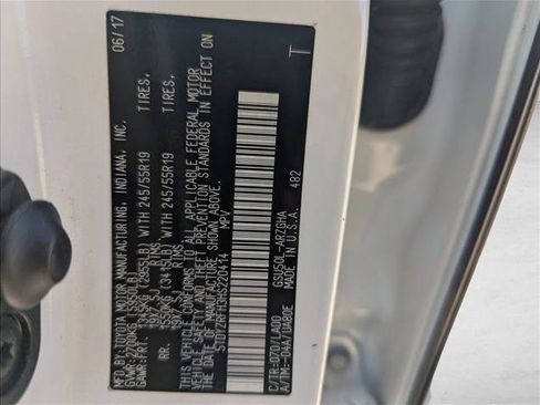 Used 2017 Toyota Highlander Limited image 22