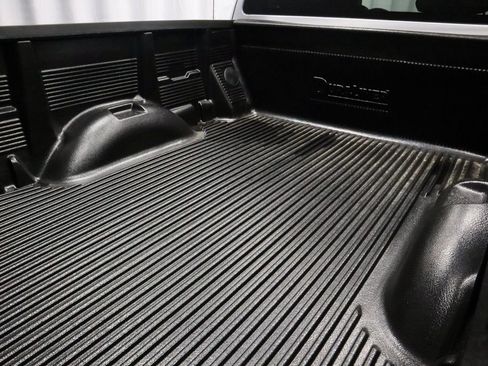 Used 2017 Chevrolet Colorado W/T image 12