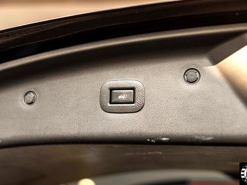 Used 2019 Nissan Armada Platinum w/ Captain's Chairs Package image 18