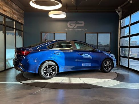 Used 2023 Kia Forte LXS FWD image 3