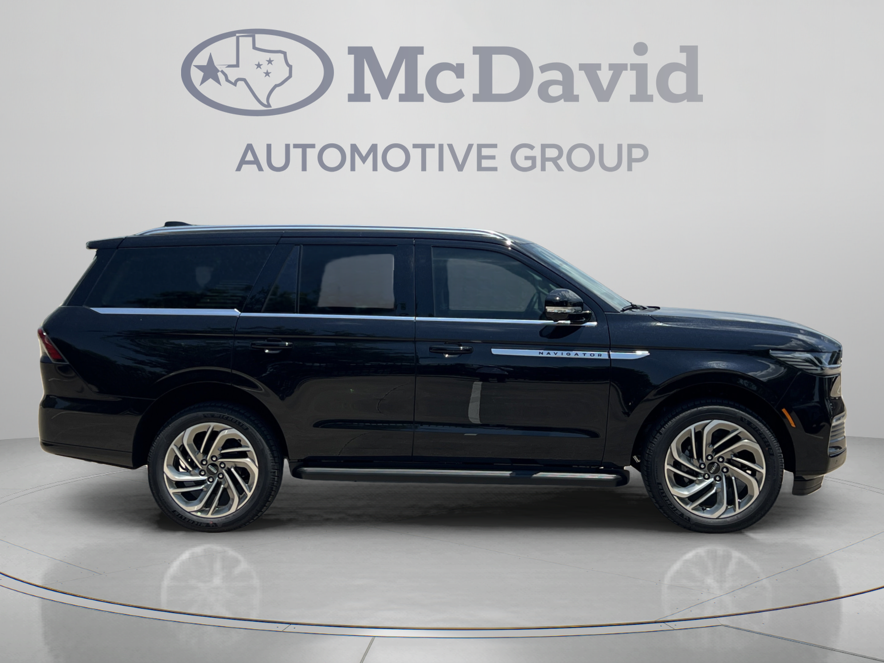 New 2027 Lincoln Navigator Premiere RWD image 8