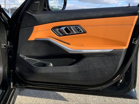 Used 2019 BMW 330i Sedan w/ Driving Assistance Package image 21