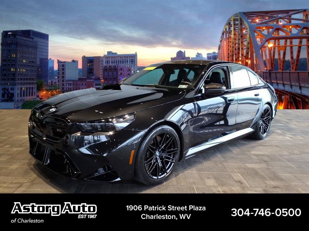 Used 2025 BMW M5 w/ Carbon Package AWD/4WD image 6