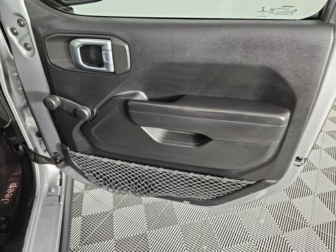 Used 2021 Jeep Wrangler Unlimited Sport image 38