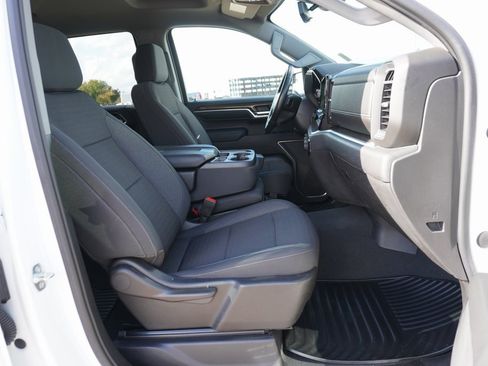 Used 2022 Chevrolet Silverado 1500 LT w/ Convenience Package II image 21