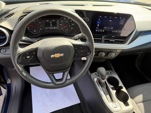 Used 2024 Chevrolet Trax LS w/ Driver Confidence Package image 9